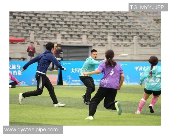 重庆飞盘队灵活性引发热议运动员表现与战术选择成焦点